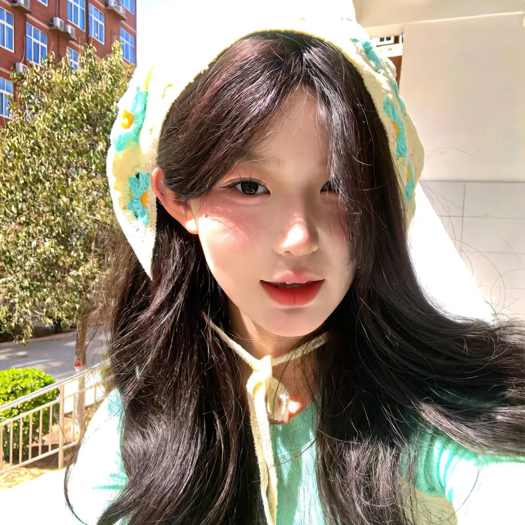 模仿女孩